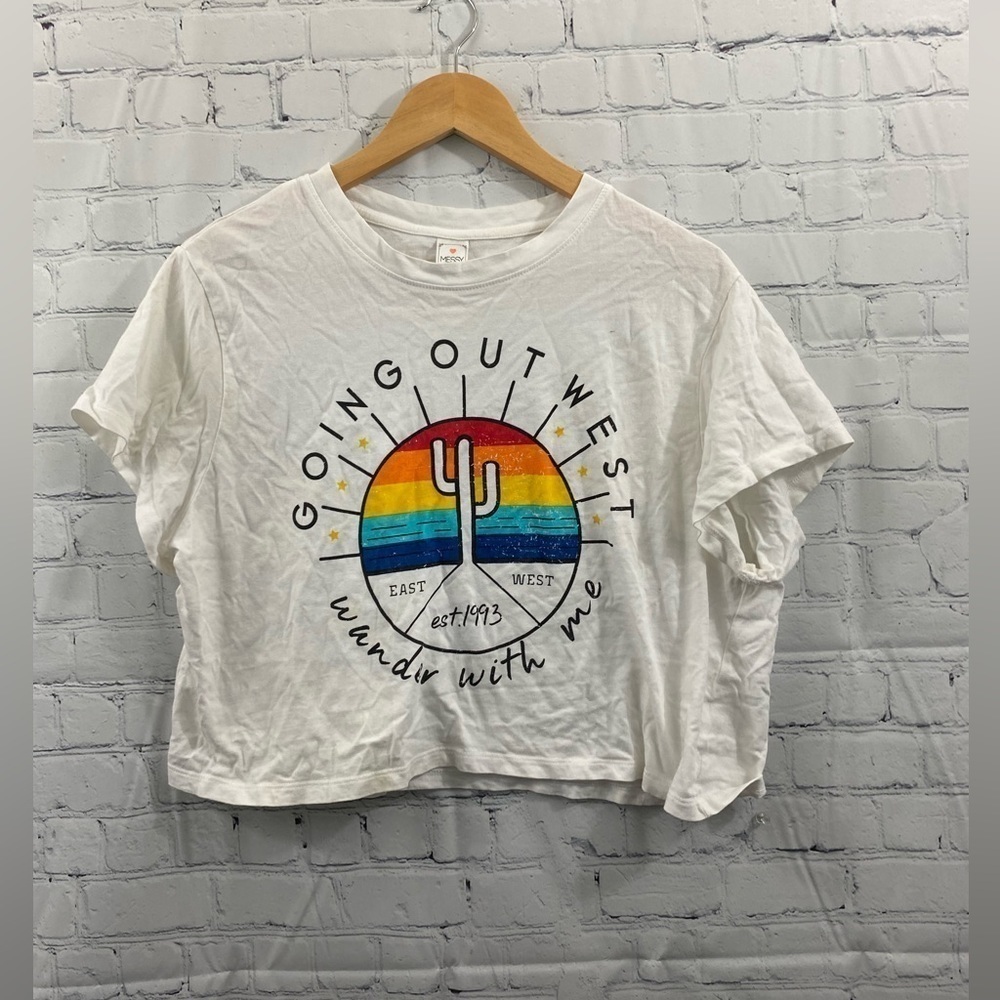 Messy Buns Lazy Days “Going out West wonder with me” Womens Size XL Cropped Tee